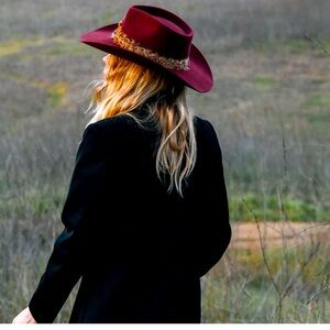 Wyeth /Bridgehouse Cassidy in wine